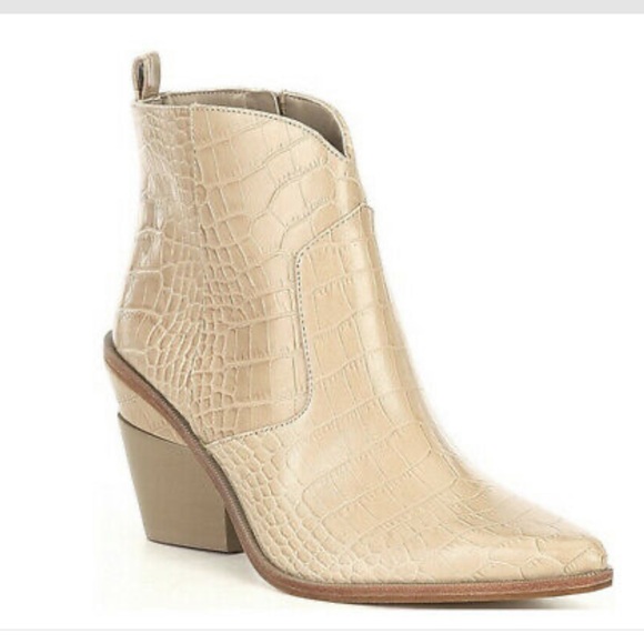 Gianni Bini
Maelyie Croc Embossed Western Booties. - Picture 1 of 10